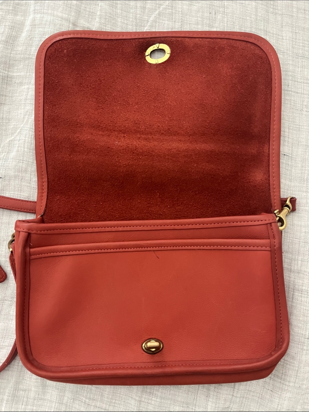 Vintage Coach 9755 Penny Pocket Purse in brick red glove tanned leather - Picture 8 of 15